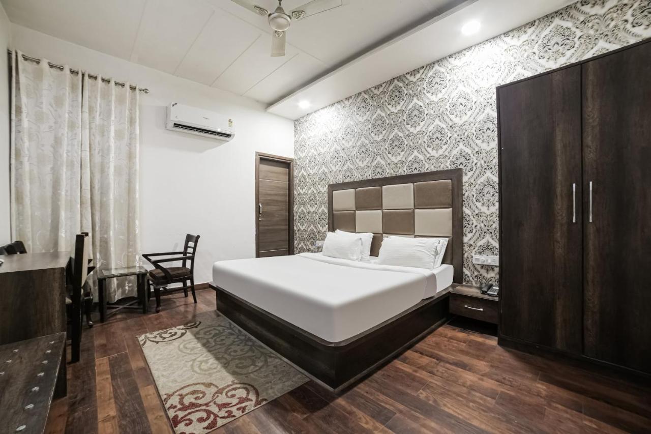 Hotel Townhouse Hollywood Heights Amritsar Exterior foto