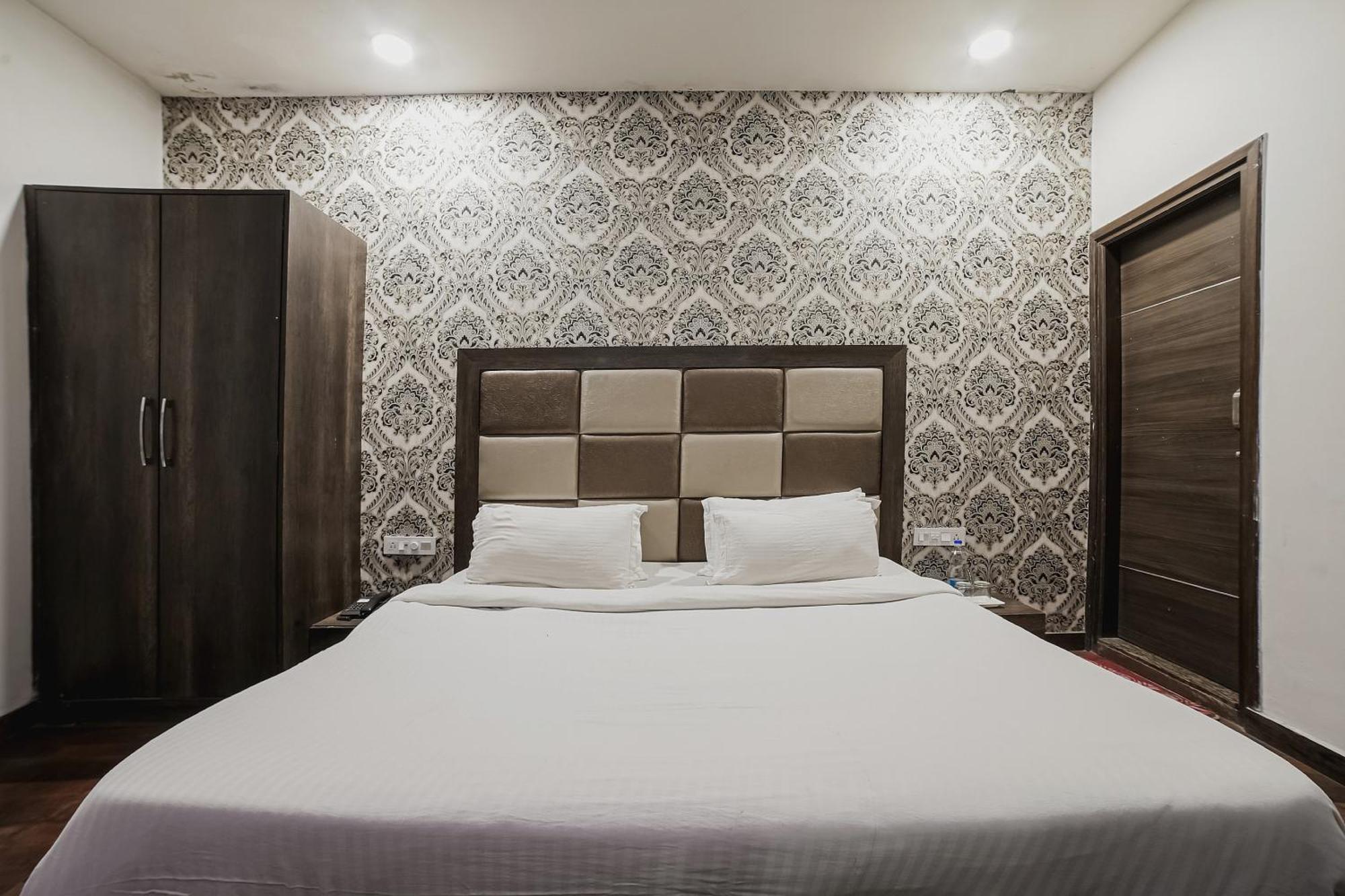 Hotel Townhouse Hollywood Heights Amritsar Exterior foto