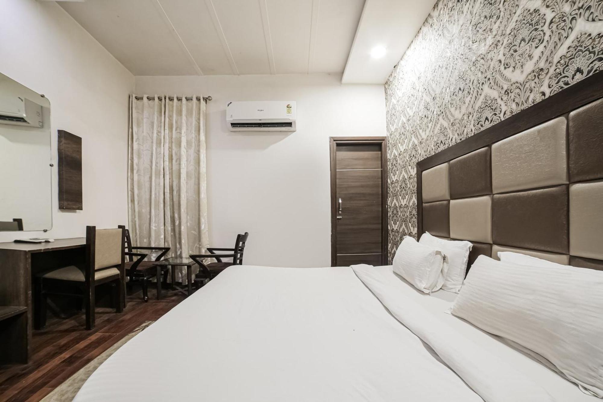 Hotel Townhouse Hollywood Heights Amritsar Exterior foto